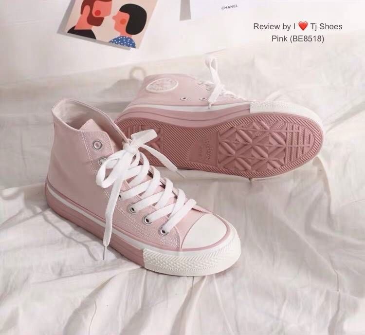 พร้อมส่งเกร๋ขนาดนรี้ อดใจไหวหรอ !!! รองเท้าเพื่อสุขภาพนำเข้า ใช้วัสดุอย่างดีทั้งหมด ส้นยางคุณภาพอย่างดี บิดงอได้ ใส่นิ่มเดินนุ่มสบายสุดๆ ใส่กับชุดอะไรก็ดูเกร๋ เป๊ะเว่อร์มาก ใส่ได้ตลอดไม่มีเอ้าท์ ของจริงงานดีสวยเป๊ะมาก สวยเกินราคา เป็นรุ่นที่ทางร้านแนะนำ ร