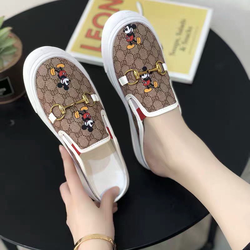 รองเท้าผ้าใบเปิดส้นงานนิ่ม ใส่สบาย สกรีน Mickey Mouse น่ารัก ทรงสวย สวมใสง่าย แมทได้กับทุกชุด เหมาะกับทุกโอกาส นิ่มใส่สวย ใส่สบาย ห้ามพลาด พร้อมส่ง