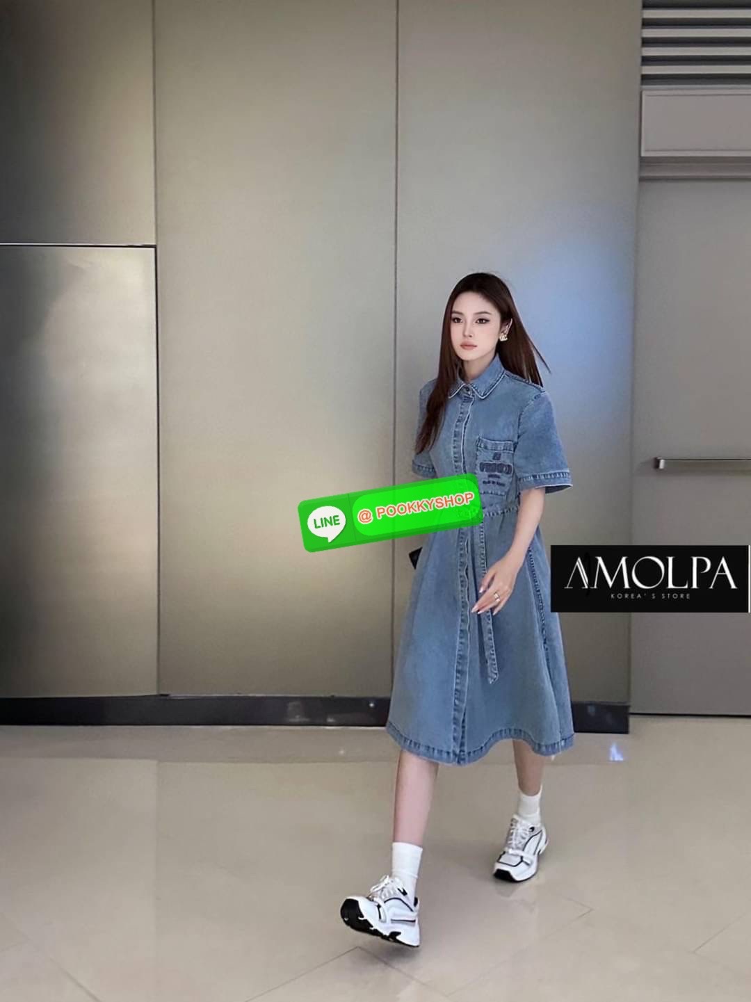 LONG MAXI DRESS FENDI DENIM ยีนส์แท้100เปอ งานไม่หนามาก ใส่สบาย มาพร้อมเข็มขัดผ้า ตัวนี้ ใส่ออกงาน ใส่ทำงาน ใส่เดินห้างชิวๆ บอกเลยว่า งานสวยม๊ากกก สวยหรู ดูแพงสุดๆ งานมีน้ำหนัก ผ้าอย่างดี น่ารักม๊ากก รุ่นนี้พิเศษมากกก รับรองว่าไม่ผิดหวังค่ะ ห้ามพลาดเลยน๊า