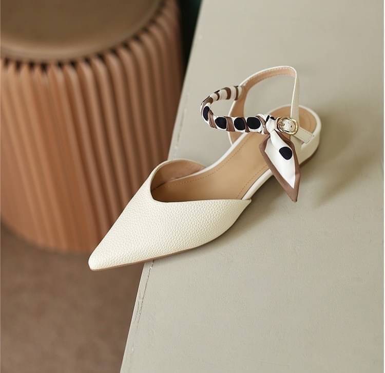 พร้อมส่ง👠👠👠รองเท้ารัดส้น คาดสายผ้า ทรงหัวแหลม ซับหนังนิ่ม ใส่สบายมาก น่ารักค่ะ บอกเลย สวยมากจ้า