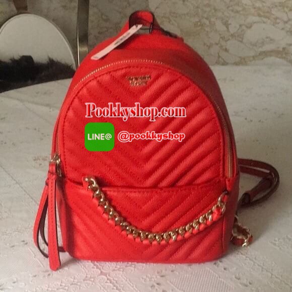 Top Seller กระเป๋าเป้ สะพายหลัง ไซส์มินิ ยี่ห้อ Victoria's Secret กระเป๋าเป้สะพายหลังขนาดน่ารักๆ เปิดปิดด้วยซิป ด้านในบุผ้ามีช่องเล็ก ด้านหน้ามีช่องเล็ก ประดับโซ่ สายสะพายหนังต่อโซ่ สายสะพายปรับระดับได้