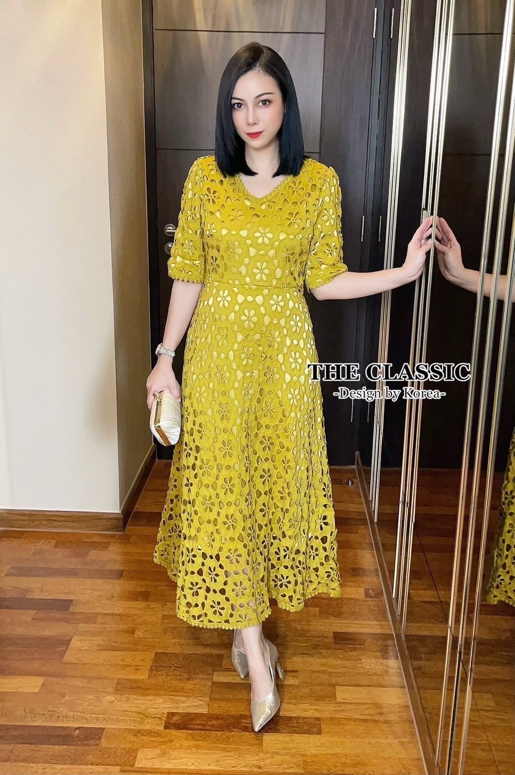 เดรสแฟชั่น เดรสลูกไม้ยาว ใช้ผ้าลูกขึ้นลายดอกไม้ เนื้อแน่นอย่างดีมีน้ำหนัก