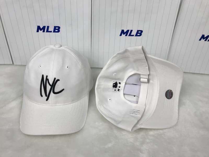 หมวก NY พร้อมส่งทุกแบบค่ะ ส่งฟรี ems จ้า