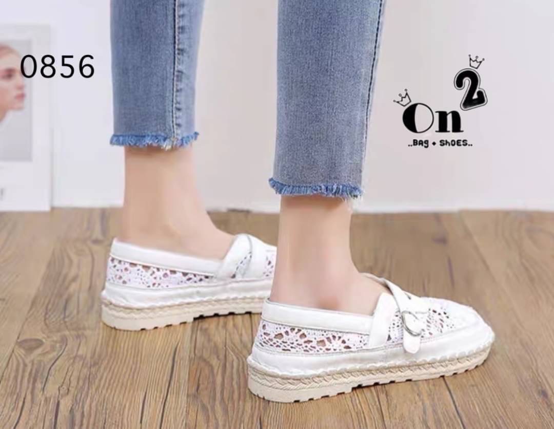 รองเท้าคัชชูลูกไม้แต่งสไตล์วินเทจ งานมาใหม่น่ารักเวอร์... คู่นี้ใส่แมทกับชุดได้ง่ายทั้งกางเกงและกระโปรงได้หมดทรงสวย