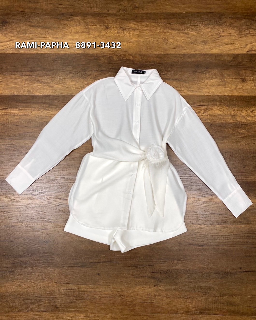 ชุดเซทแฟชั่น เสื้อเชิ้ตสีขาวเนื้อผ้าสวยอย่างดี++กางเกงขาสั้นสีขาว