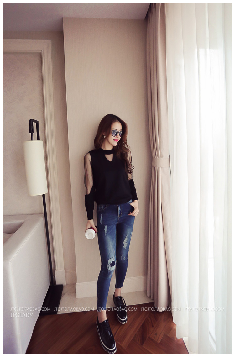 เสื้อแฟชั่นเกาหลี แต่งซีทรูคอและแขนตามภาพ สีดำ