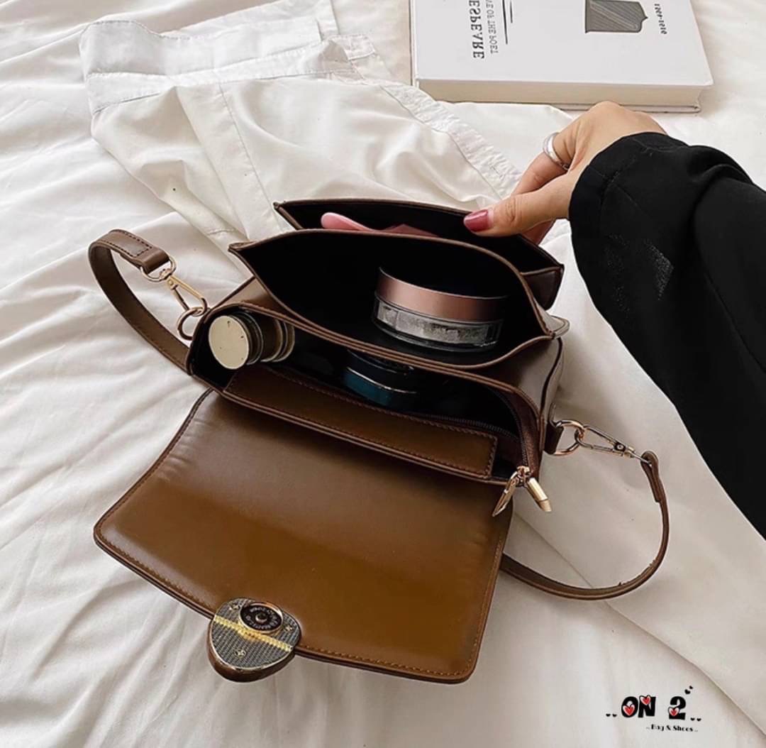 พร้อมส่งค้า แนะนำให้ลอง สะพายมาละมุนมากๆ เป็นใบโปรดที่เเมชได้ทุกลุค รับรองเป็นใบเก่งอีกใบ ทีได้ใช้บ่อยแน่นอน