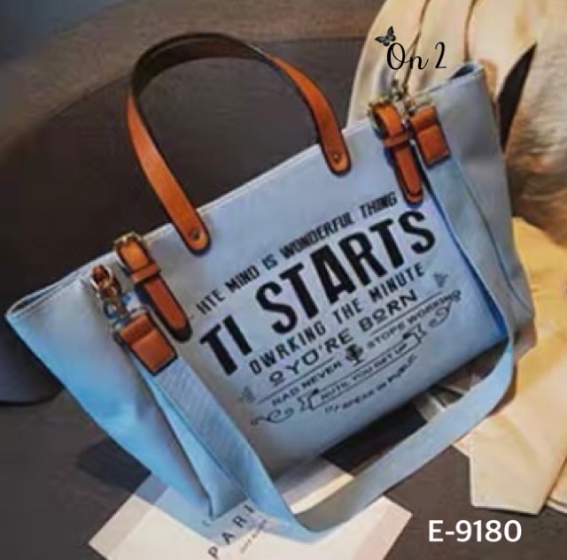 กระเป๋าสะพาย Shopping มาใหม่ หน้าพิมพ์ตัวอักษรภาษาอังกฤษ สายถือแต่งหนัง มาพร้อมสายสะพายยาว