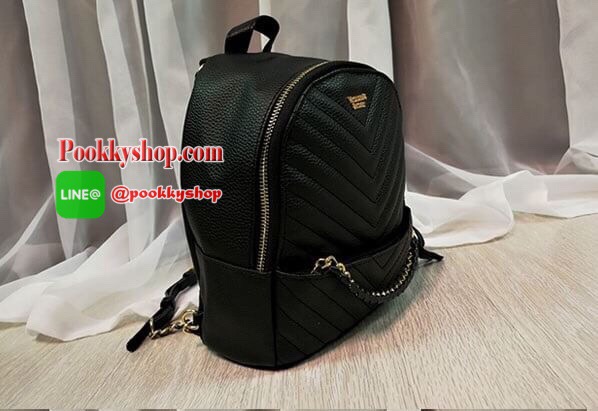 Top Seller กระเป๋าเป้ สะพายหลัง ไซส์มินิ ยี่ห้อ Victoria's Secret กระเป๋าเป้สะพายหลังขนาดน่ารักๆ เปิดปิดด้วยซิป ด้านในบุผ้ามีช่องเล็ก ด้านหน้ามีช่องเล็ก ประดับโซ่ สายสะพายหนังต่อโซ่ สายสะพายปรับระดับได้