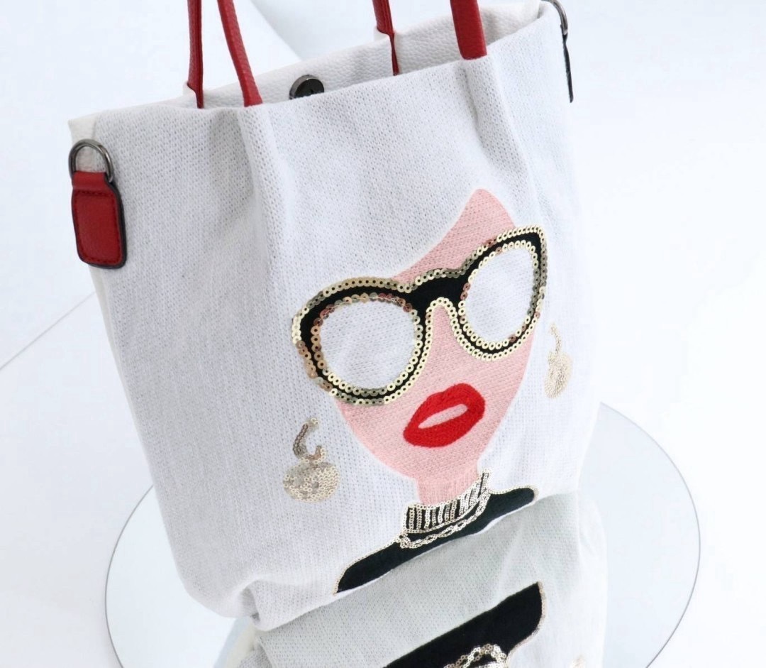 ALICE กระเป๋าสไตล์ญี่ปุ่น รูปตุ๊กตาแป๋วแว๋ว น่ารักน่าใช้ น้ำหนักเบา ใส่ของได้จุๆ