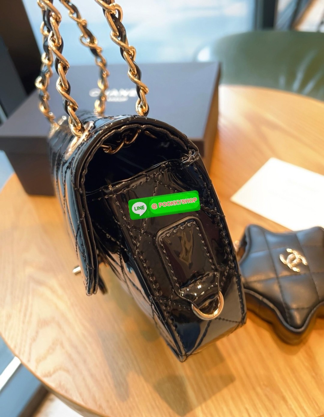 NEW ARRIVAL! สุดหรู สุดคลาสสิค ยอมใจใก้กับความสวยของน้องงค่าา ✈️สะพายต่างประเทศไปชิลๆเลยค่าา CHANEL VIP MAKE UP WITH BAG STARS