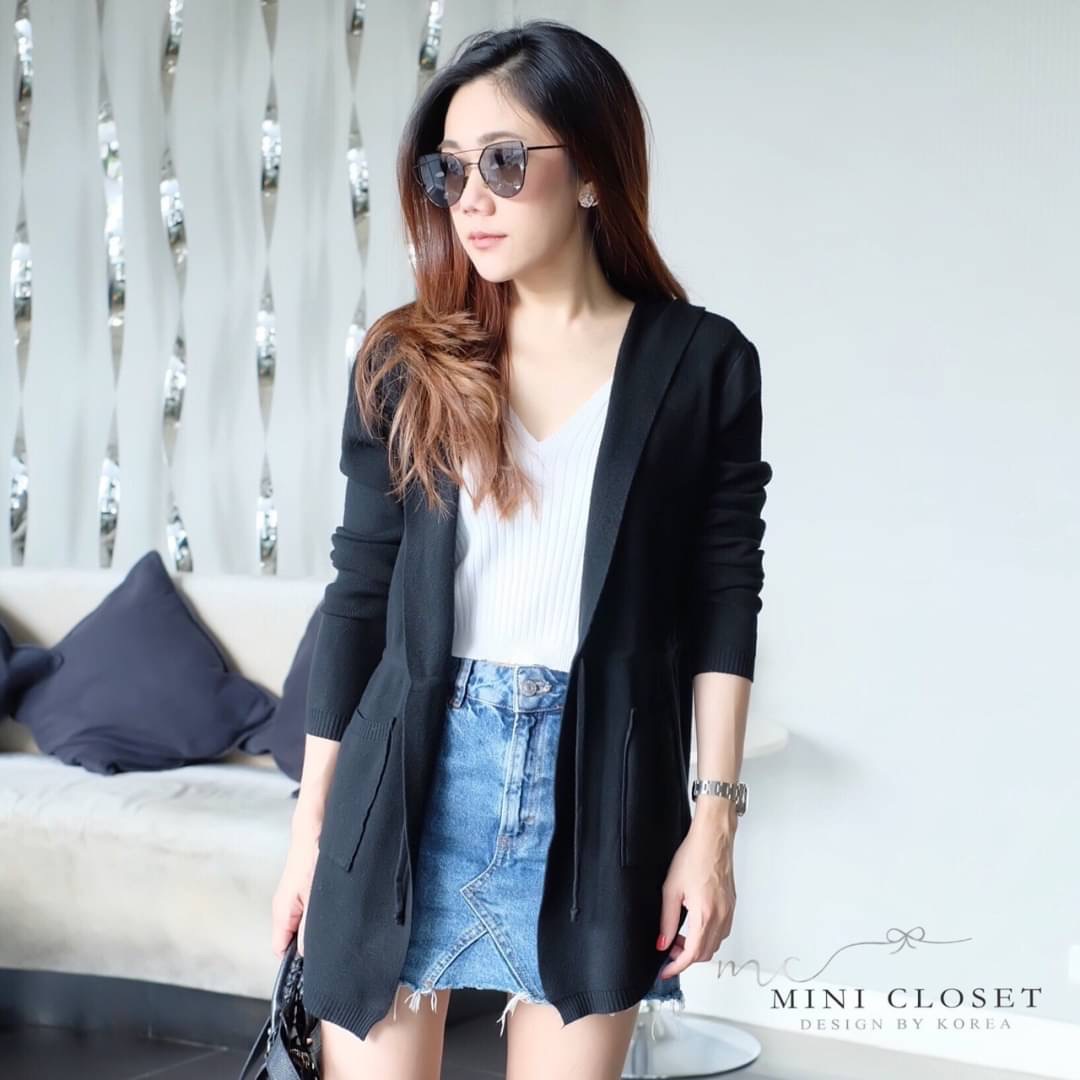 พร้อมส่งค่ะ ใส่ได้บ่อยสุด กับงานเสื้อไหมพรม เนื้อผ้านุ่มพิเศษอย่างดี มีฮู้ด มีเชือกรัดรอบเอวในตัว กระเป๋าหน้า แม่ค้าการันตี งานละมุนที่คุณๆควรมีค่ะ