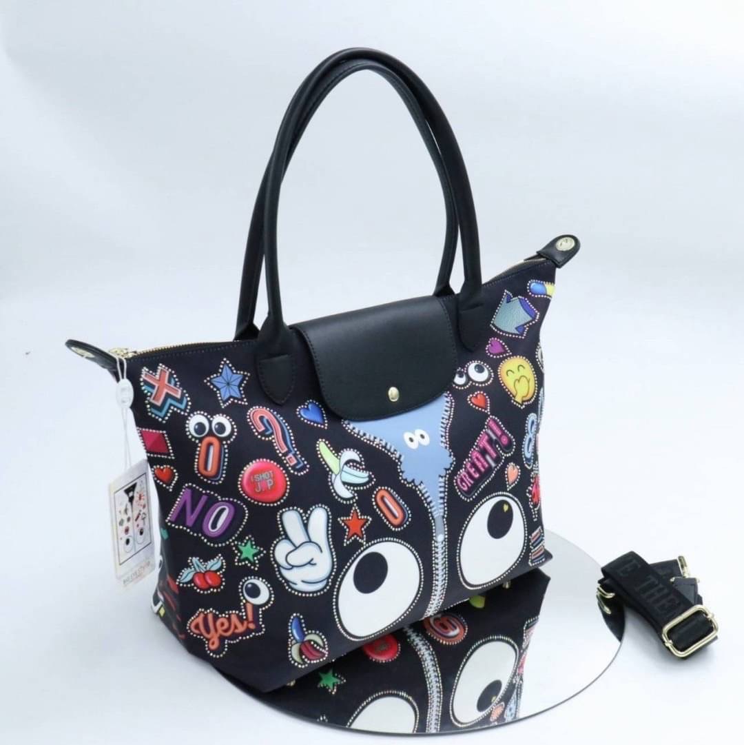 EYE THE ME (sideways glance) เห็นแบรนด์ก้อต้องวางใจในแบบของเค้า น่ารักไม่เคยหยุด คุณภาพจัดเต็ม เย็บเนียบสวยไม่มีที่ติ