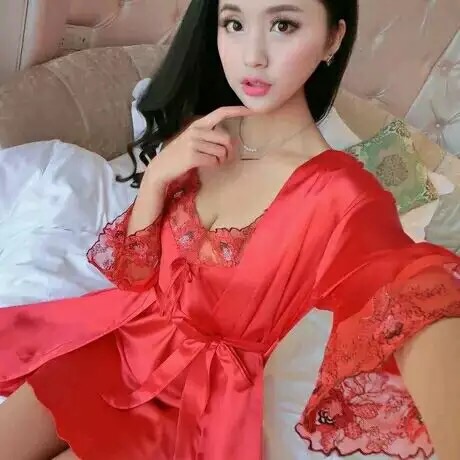 เซ็ทชุดนอน ชุดคลุมผ้าไหม สีแดง แต่งลูกไม้ปักซีทรู เกรดพรีเมี่ยม เนื้อผ้าหรู เนื้อผ้าไหม เนียน นุ่ม เนื้อละเอียดมากๆคะ
