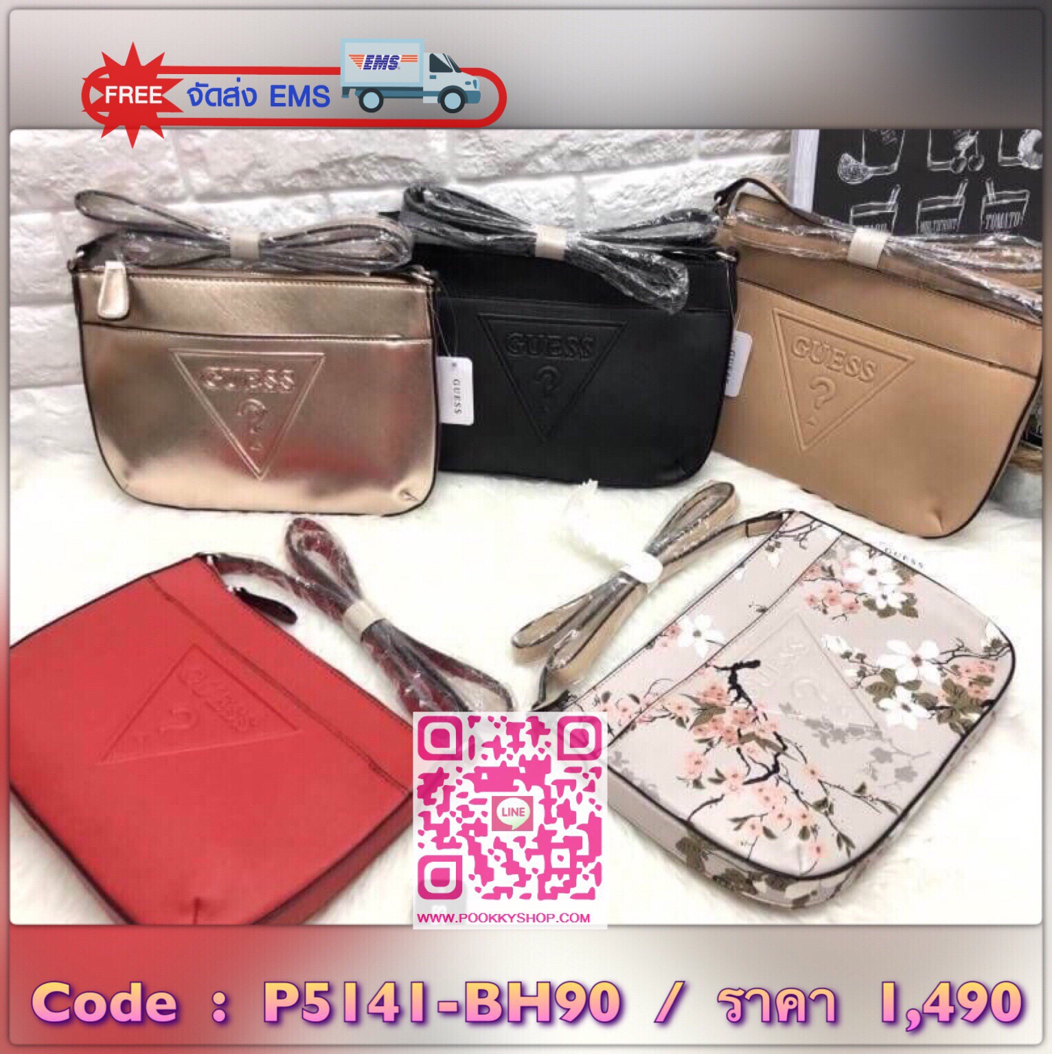 Restock! GUESS CROSSBODY BAG กระเป๋าสะพายข้างหรือแบบครอสบอดี้ร์ได้นะค่ะ ด้านหน้าปั้มโลโก้แบรนด์แบบ 3 D มีช่องใส่ของหนึ่งช่อง เปิดปิดกระเป๋าแบบซิป ภายในโล่ง สามารถใส่กระเป๋าสตางค์ใบยาวได้นะค่ะ มีช่องให้ใส่จองจุกจิกต่างหากด้วยค่ะ...รุ่นนี้ขนาดกำลังดี สะพายว