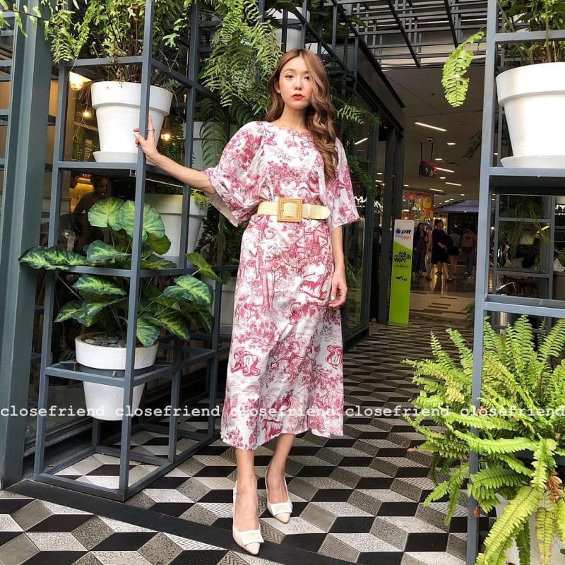 New! เดรสDior ทรงสวยหรู ใส่สลับหน้าหลังได้ค่ะ ใส่ออกงานก้อเลิศหรือใส่เดินเล่นชิวๆสวยสบัดพริ้ว ใส่สบาย ผ้านิ่ม คาดเข็มขัดดูสวยชิคขึ้นไปอีกกก^^