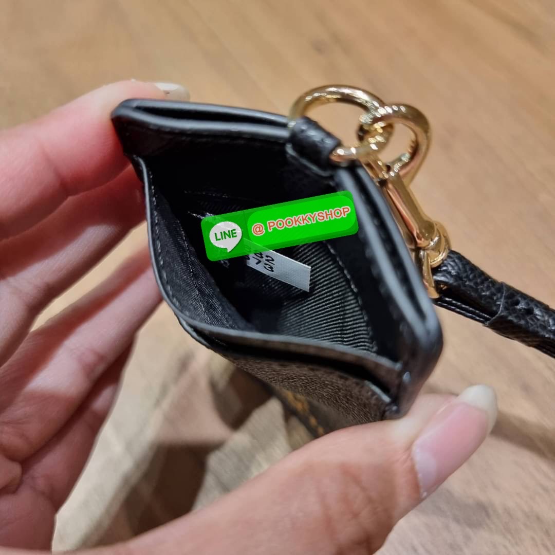 กระเป๋าใส่บัตรคล้องคอ Coach card holder ราคาพิเศษสุดๆ!!! ของหายาก!! ง่ายๆแบบไม่ธรรมดา!! คลาสสิคแต่มีดีเทลโดดเด่น!! กระเป๋าถนอมบัตร พร้อมสายคล้องคอ ดีไซน์ลวดลายสวย ดูดีทุกแบบ ใช้งานง่าย พกพาสะดวก จะใส่บัตรพนักงาน บัตรเครดิต บัตรปชช. ใบขับขี่ และบัตรอื่นๆที