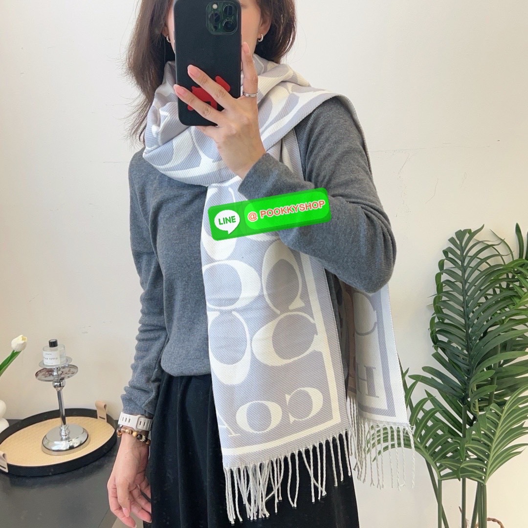 ðCoach Signature Silk and Wool Wrap Scarf ð 70% Wool and 30% Silk āļāđāļēāļāļąāļāļāļ Coach āļāļ·āļāđāļŦāļāđ āļāļāļŠāļąāļāļ§āđāļāļŠāļĄāđāļŦāļĄ āđāļāļ·āđāļāļāļļāđāļĄ āļĨāļēāļĒ Signature Coach Signature Silk and Wool Wrap Scarf Oatmeal