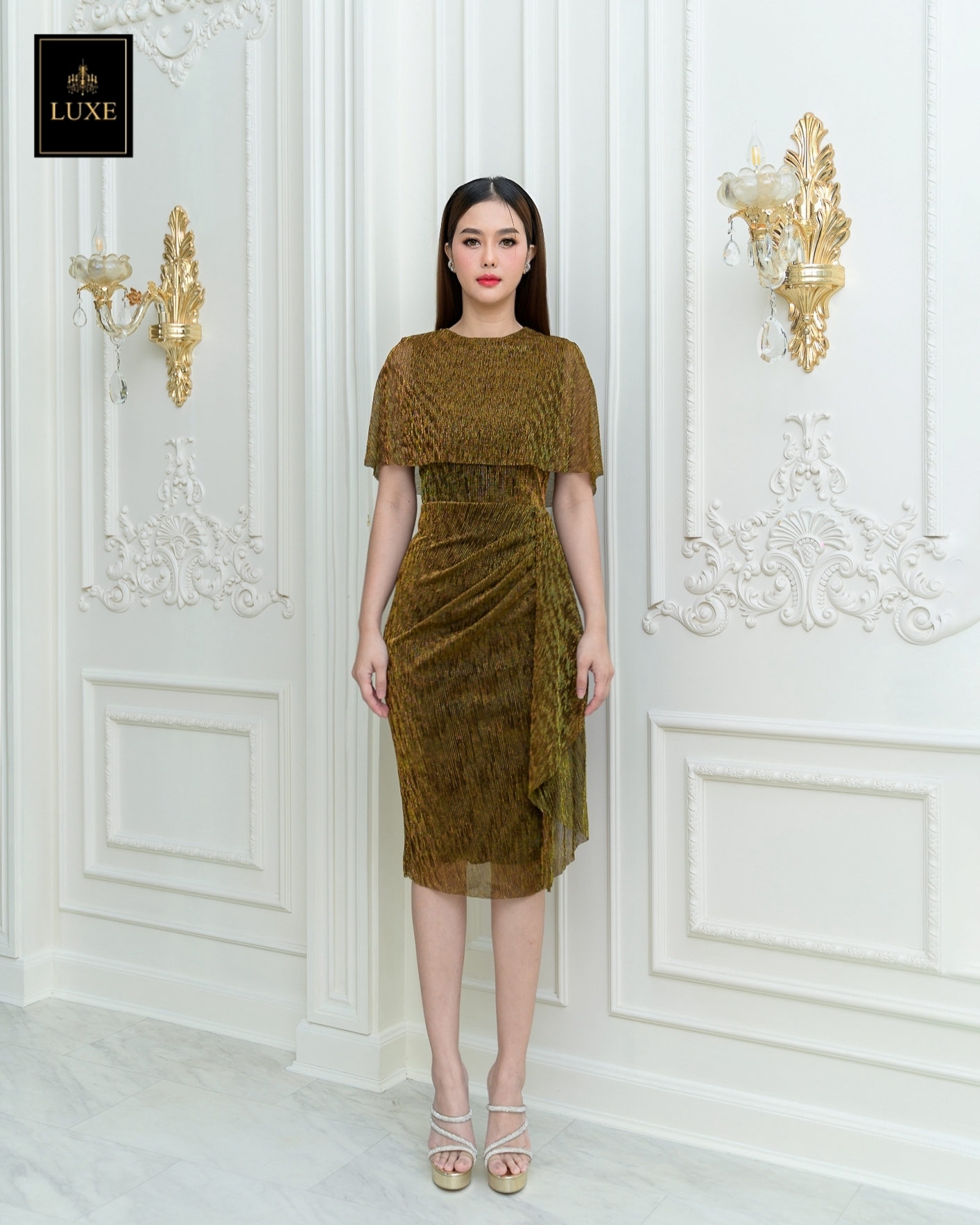 เดรสแฟชั่น เดรสเสื้อคอกลมแขนกุด ดีเทลเป็นเสื้อคลุมไหล่ในตัว