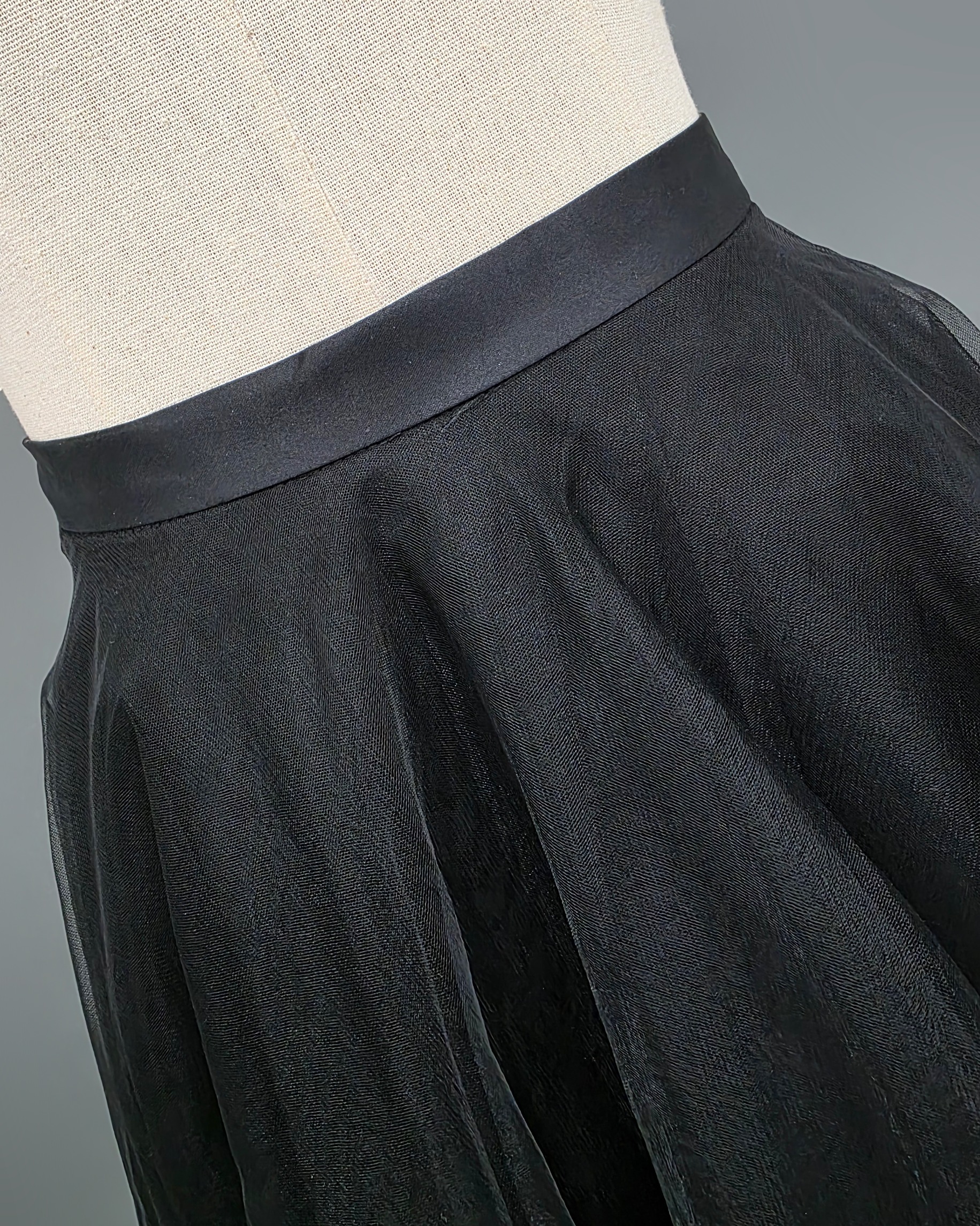 กระโปรงแฟชั่น กระโปรงบานทรงวงกลม ด้านในมีโครงช่วยให้กระโปรงบานสวย