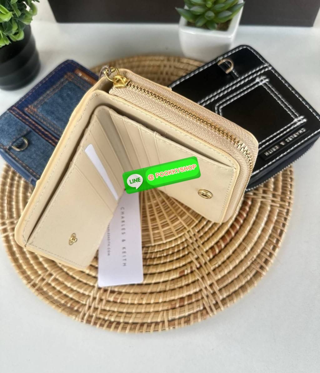 Charles&Keith แท้ Outlet ส่งฟรี กระเป๋าสตางค์ใบสั้น