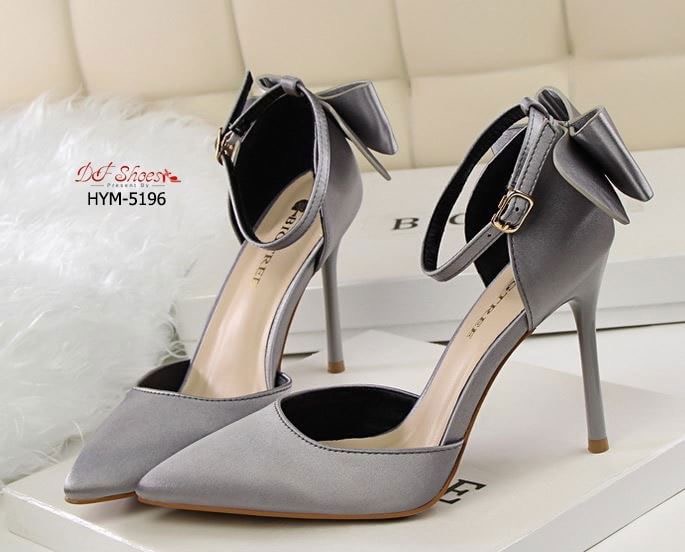 สินค้าพร้อมส่ง รองเท้าส้นสูงหัวแหลมรัดข้อนำเข้า วัสดุหนัง PU บุผ้าซาตินด้านนอก ดีไซน์โบว์ด้านหลัง เรียบหรู งานคุณภาพดีมาก งานจริงเหมือนรูป แมทง่ายกับทุกชุด ใส่ออกงานก็สวยหรูค่ะ