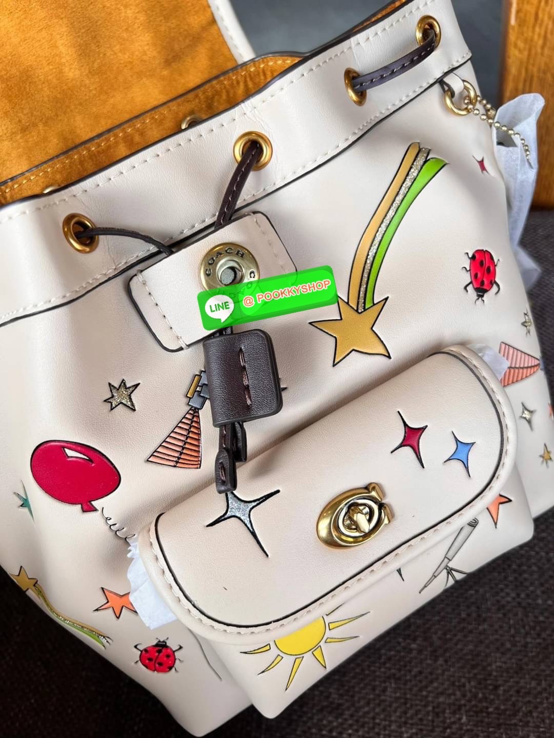 🌟NEW ARRIVAL LIMITED EDITION COACH X OBSERVED BY US RIYA BACKPACK IN COLORBLOCK((CK400)) 🛒พร้อมส่งที่ไทยก่อนใคร อาจจะไม่มีในช๊อปไทย มีแค่ ตปท.เท่านั้นค่าา! #ได้มาจำนวนจำกัด 📎กระเป๋าวสะพายหลังแบบมีหูหิ้ว หนังแท้อย่างดี หนังนิ่มละมุน