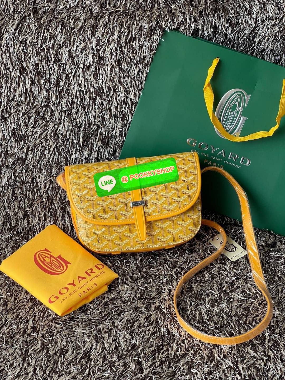 💕 Goyard belvedere pm แบรนด์ดังจากฝรั่งเศส เรัยบหรูแต่ดูสง่า สะดุดตาด้วยลายเฉพาะตัว วัสดุที่นำมาตัดเย็บกระเป๋าเป็นวัสดุผ้าใบ Canvas ที่มีชื่อเรียกว่า “Goyardine” ซึ่งเป็นผ้าใบที่เป็นการผสมผสานระหว่างผ้าฝ้าย (Cotton), ผ้าลินิน (Linen) และ ผ้าป่าน (