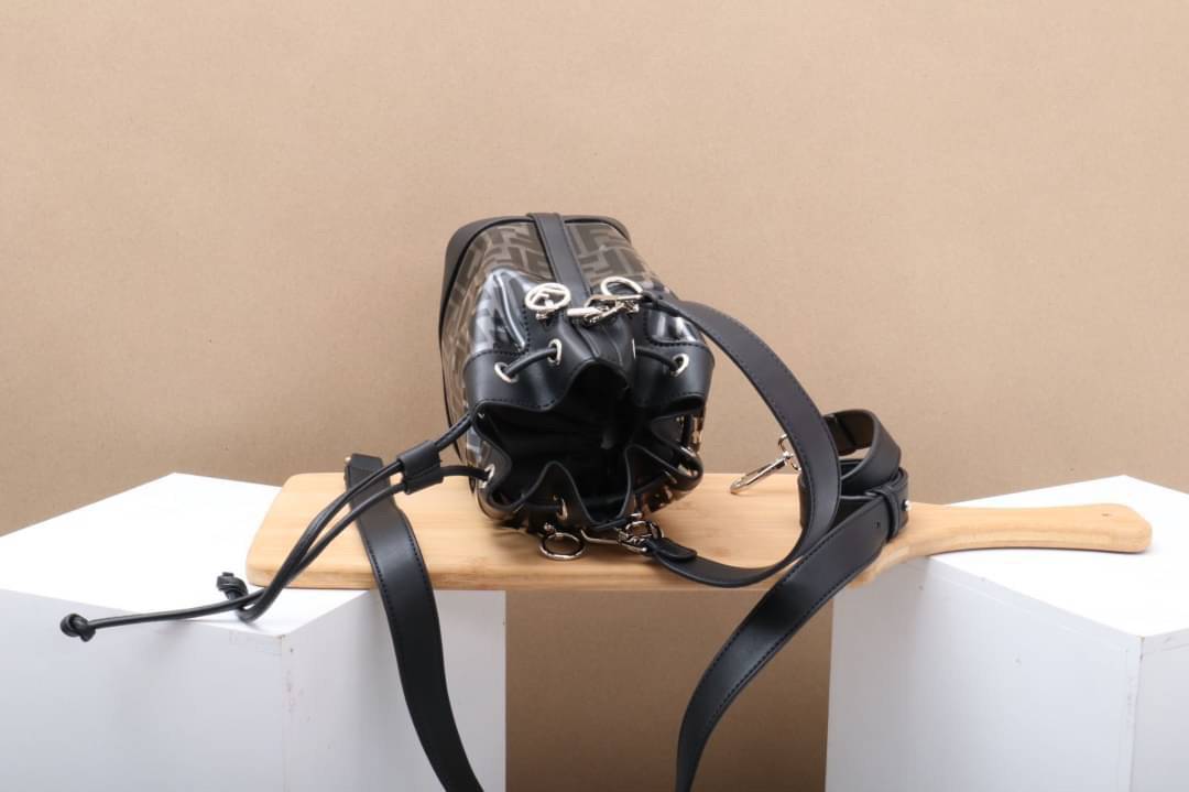 มาอีกรอบละจร้าา สวยกราบมากแม่.. ทนกระแสไม่ไหวจริงๆ ไม่มีไม่ได้แล้ว สวยเกร็งจนหายใจแทบไม่ออก งานสวยมาก ตัวพสาสติกใสอย่างหนา อะหลั่ยปั๊มทุกจุด รักเลยรุ่นนี้