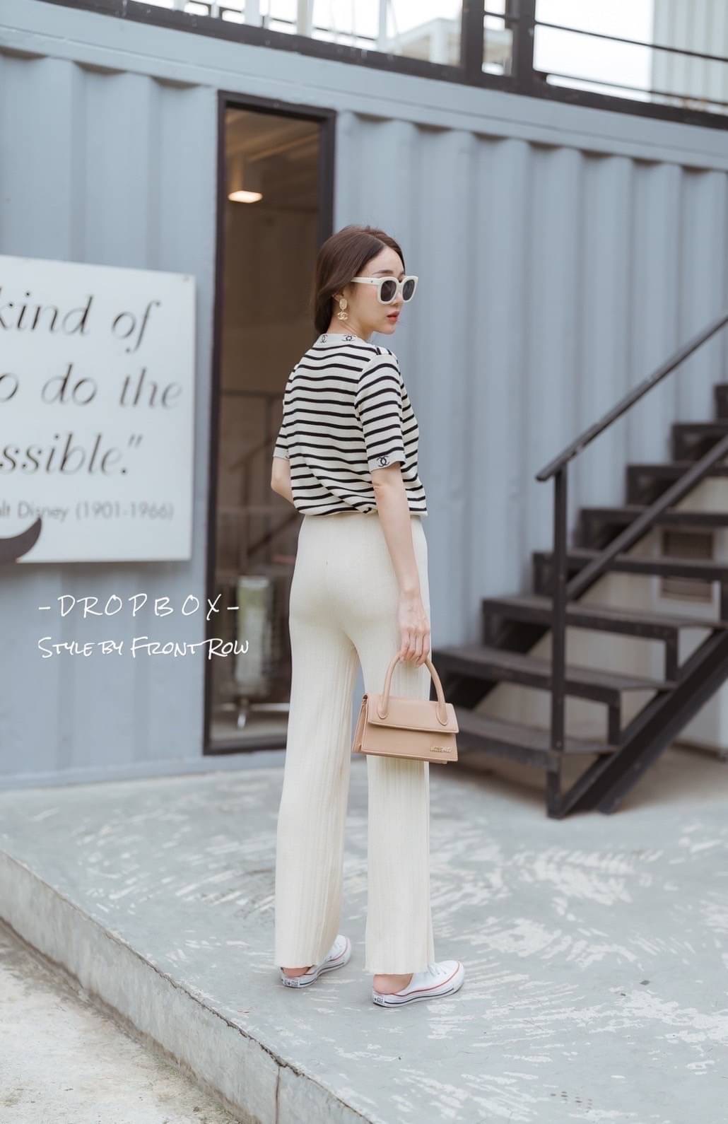 DROPBOX Style by Front Row CC Knitting Set มาคะสาวๆ เซ็ตไหมพรมเสื้อเเขนสั้นทอลายริ้ว และมีโลโก้ cc มาคู่กับกางเกงไหมพรมสีพื้นผ้าร่อง ใส่มาดูสวยแพงมากๆ