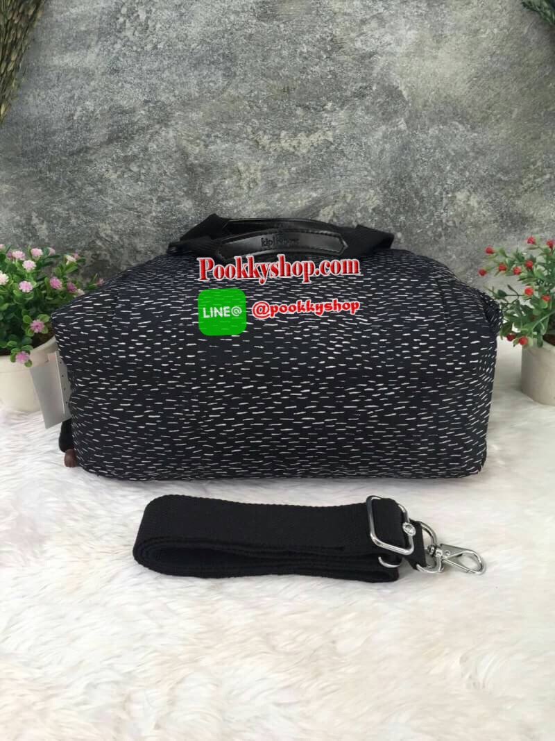 Kipling กระเป๋าสะพาย รุ่น Elysia กระเป๋าสะพาย KIPLING มาพร้อมดีไซน์ทันสมัย และสามารถใช้งานได้อย่างดี เข้ากับทุกการแต่งตัว โดดเด่นด้วยพื้นที่ภายในและช่องต่างๆ ที่ให้คุณจัดเก็บของสำคัญได้ครบถ้วน สามารถสะพายได้หลายแบบ ตามที่คุณต้องการ - สายสะพายสามารถปรับและ