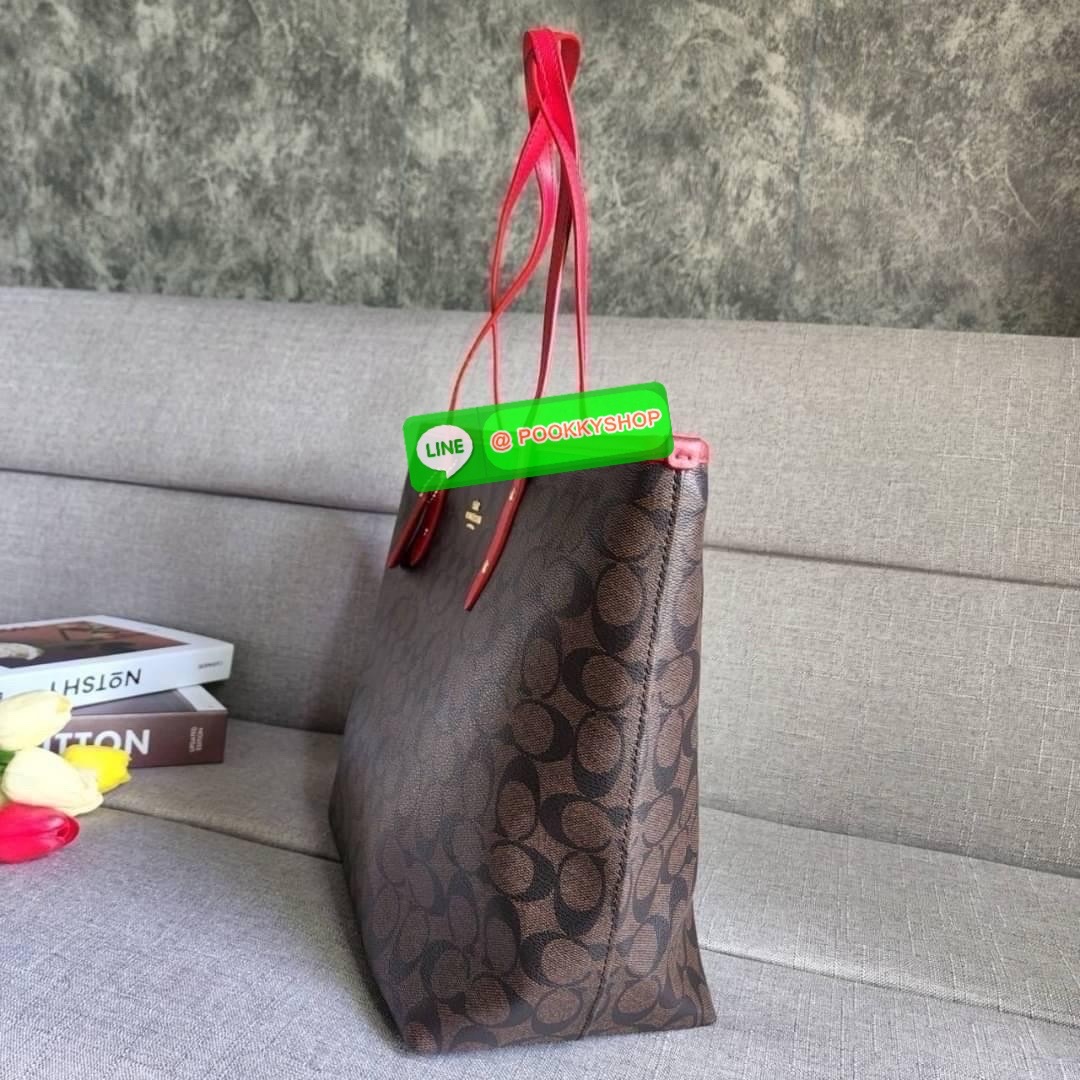 COACH CITY ZIP TOTE IN SIGNATURE COATED CANVAS (COACH F36876) กระเป๋าสะพายทรงช้อปปิ้ง ทรงสวย ทรงยอดนิยมใบใหญ่ยุของได้เยอะ หนังcanvas ลาย C Signature สายหนังแท้ สะพายขึ้นไหล่ได้สวย ใบใหญ่ ใช้งานง่าย มีซิปปิดด้านบน มีผ้าบุด้านใน มีช่องซิป