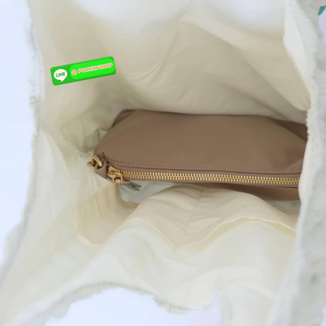 Hello summer ต้อนรับหน้าร้อนนี้กับกระเป๋าผ้าน้ำหนักเบาสไตล์เกาหลี KEEP รุ่น Vacation Col. Waffle Bag ที่มาพร้อม กระเป๋าผ้าเย็บแพทเทิร์นวัฟเฟิล ใบใหญ่ + พวงกุญแจ Star flower limited และ Minibag กระเป๋าใบเล็กด้านในพร้อมสายสะพายโซ่ สุดคิ้ว