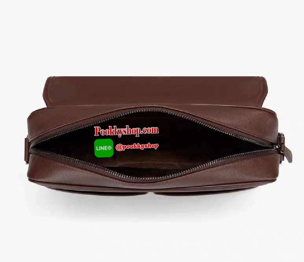 NEW ARRIVAL! PEDRO SAFFIANO MESSENGER BAG รุ่นใหม่ชนช็อปจาก Pedro แบรนด์ดังการันตรีคุณภาพด้วยเครือ Charles&Keith วัสดุหนัง Saffiano สวยหรูอยู่ทรงแข็งแรงไม่ย้วยเปิดปิดด้วยฝาปิดกระดุมแม่เหล็กพร้อมซิปด้านในสะดวกใช้ ด้านหน้าและด้านหลังยังมีช่องใส่ของ ขนาดกำลั