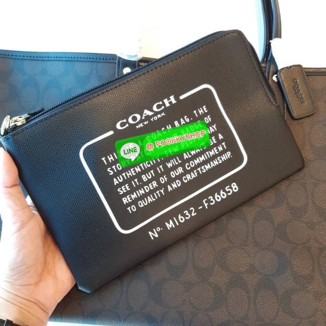 COACH F36658 REVERSIBLE CITY TOTE IN SIGNATURE CANVAS WITH POUCH Best seller!! ขายดีที่สุด!! กระเป๋าทรงโท้ท กลับด้านใช้ได้ 2IN1 สองโทนสีที่ลงตัว เปลี่ยนลุคใช้ได้ไม่ซ้ำ วัสดุหนังแคนวาสเคลือบลาย มาพร้อมกระเป๋าคล้องใบเล็ก คุ้มค่าที่สุด จุของได้ไม่ต้องยั้ง ใบ