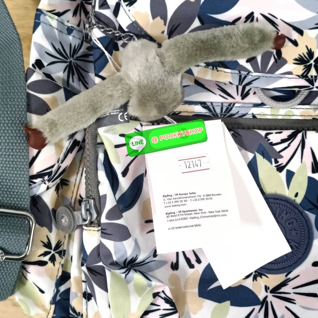 Kipling City Pack Medium Backpack กระเป๋าเป้ Kipling ขนาดกลาง วัสดุ Polyester 100% มีหูหิ้วด้านบน -ด้านหลัง มีซิปหลัง 1ช่องลึก -ด้านข้างมีช่องใส่ของเล็กน้อยทั้ง 2 ด้าน เปิด-ปิด ด้วยกระดุมแม่เหล็ก -ด้านหน้ามีช่องซิปใส่ของแยก 1 ช่อง และ ช่องปรับขนาดด้วยสายล