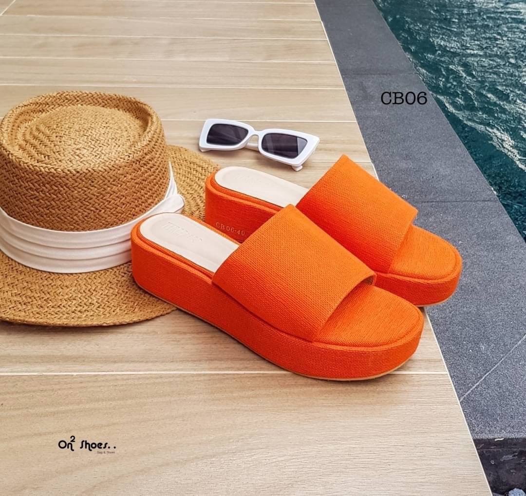 พร้อมส่ง รองเท้าทรง Tosat (โทสต์) สุดฮิต ตัวนี้ส้นและพื้นงานเกรดเทียบหลักพันได้เลยค่ะ วัสดุโฟมแข็งสำหรับทำส้นโดยเฉพาะน้ำหนักเบาใส่เดินสบาย ไม่ยุบไม่ยวบ พื้นรองอย่างดีกันลื่น ไม่สึกง่าย ตอบโจทย์สำหรับสาวๆที่ใส่เดินยืนนานๆได้ดี วัสดุตัวรองเท้าเป็นผ้าแคนวาสม