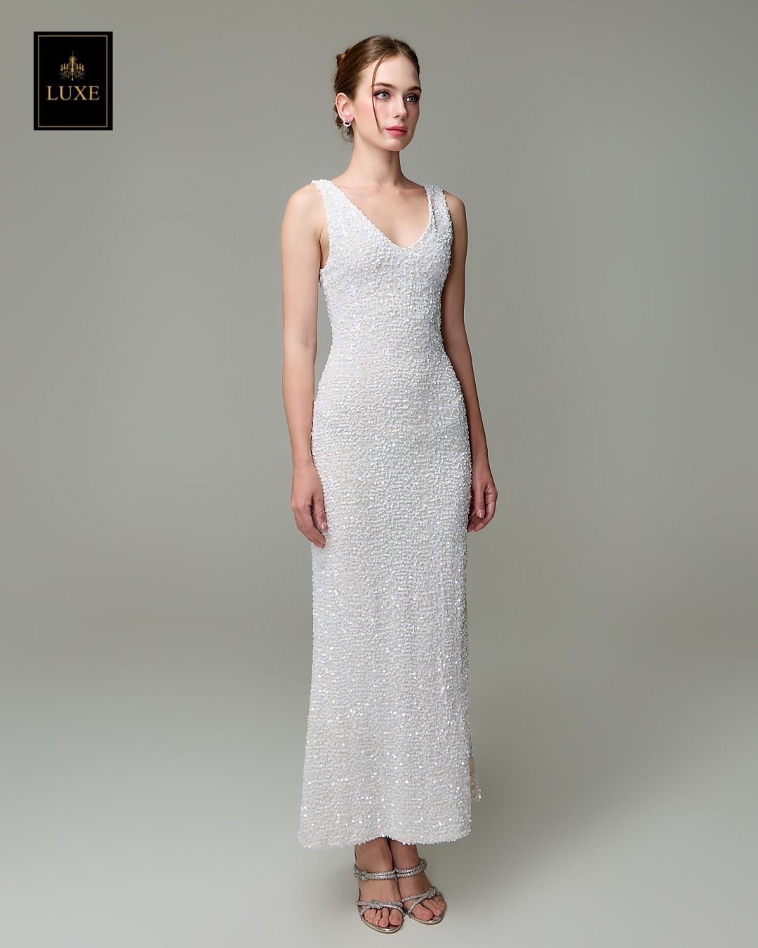 เดรสแฟชั่น เดรสเสื้อคอวีแขนกุด ทรงเข้ารูป