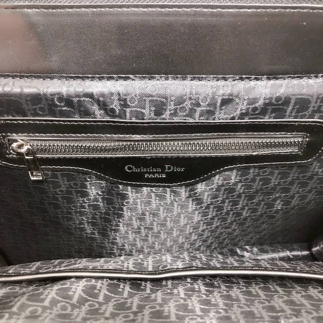 กระเป๋าชอปปิ้ง แบรนด์ CHRISTIAN DIOR วัสดุตัวกระเป๋าทำจากผ้าแคนวาส ปั๊มทุกจุดตามภาพ งานพรีเมี่ยม มาพร้อมถุงผ้าdior