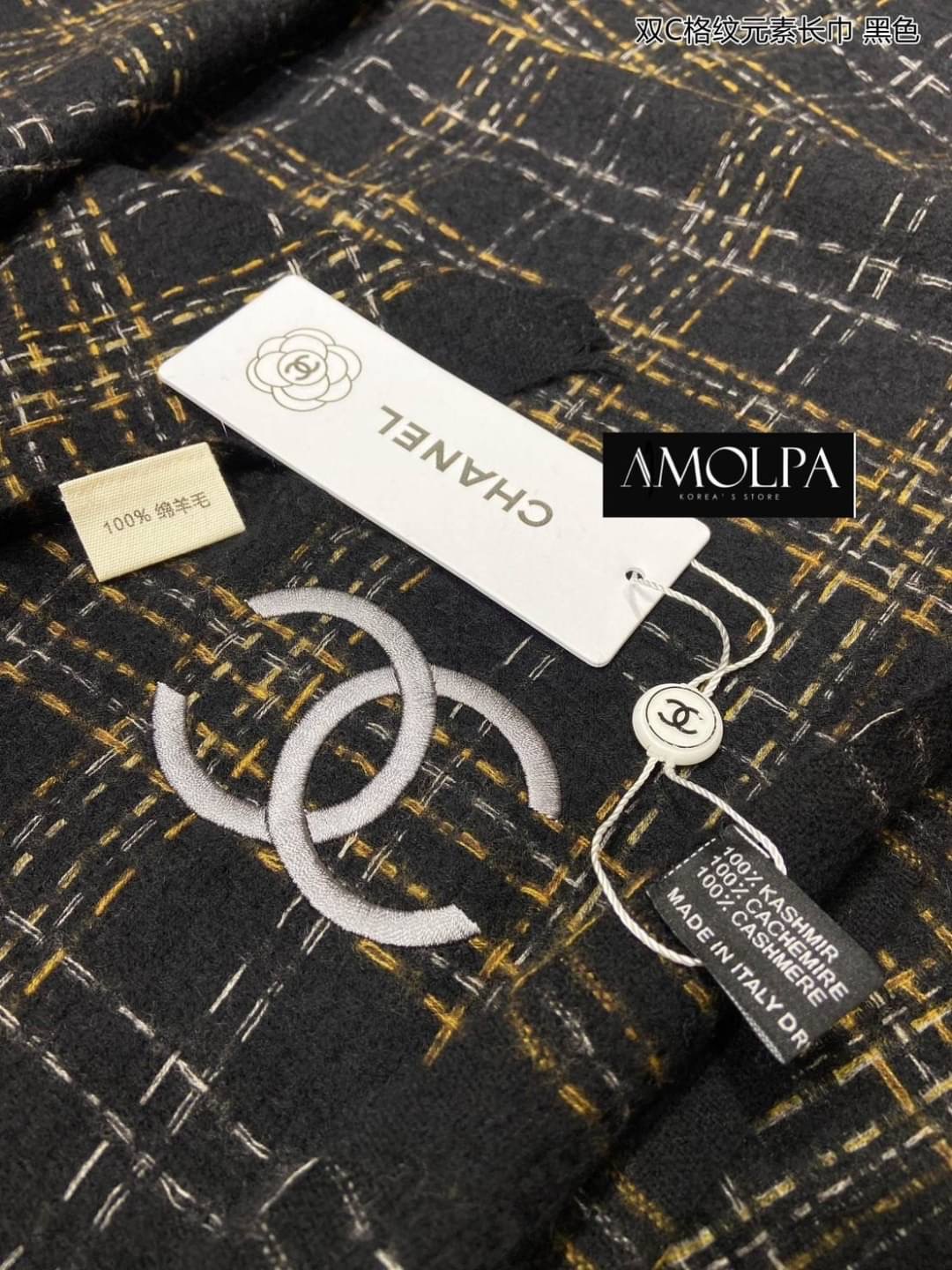 มาต่อที่ ACCESSORIES ผ้าพันคอ CHANEL งานปักLOGO CC ผ้าหนานุ่มแน่นๆ เนื้องานละเอียด เกรดพรีเมียม ค่า ห้ามพลาดเลยน๊า NO BOX