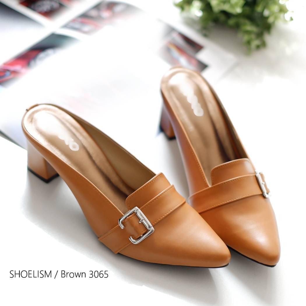 แบบขายดี รองเท้าคัชชูหน้าเรียว ใส่แล้วสวย ดูดี ไปหมดทุกองศา! ใส่สบาย ไม่หลุดเทรนด์ อัพลุคให้ดูเป็นสาวมั่นเต็มตัวเก๋ ใส่กับกระโปร่งก็แมท ใส่กับกางเกงก็ดูมีสไตล์ !!