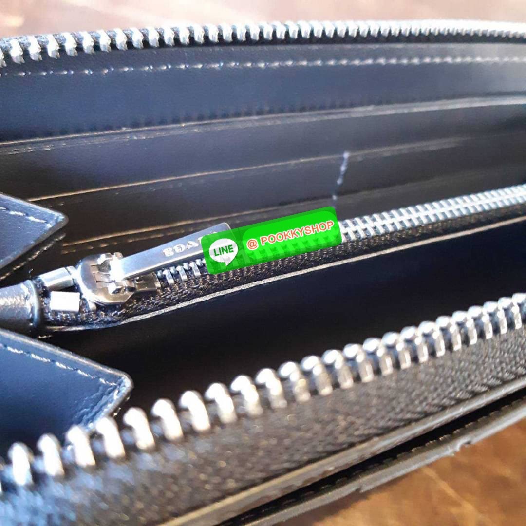 COACH F26070 MEN LONG WALLET IN SIGNATURE CANVAS WITH VARSITY STRIPE รุ่นใหม่ล่าสุด!! กระเป๋าสตางค์แถบฟ้าขาวใบยาว ดีไซน์ใหม่ สวยดูหรู ถือใช้กำลังเหมาะมือ วัสดุหนังแคนวาสเคลือบลาย เปิด-ปิดด้วยซิปรูดรอบใบ ด้านในเป็นหนังแท้ ใส่บัตรได้เยอะ ใส่ธนบัตรได้ทุกชนิด