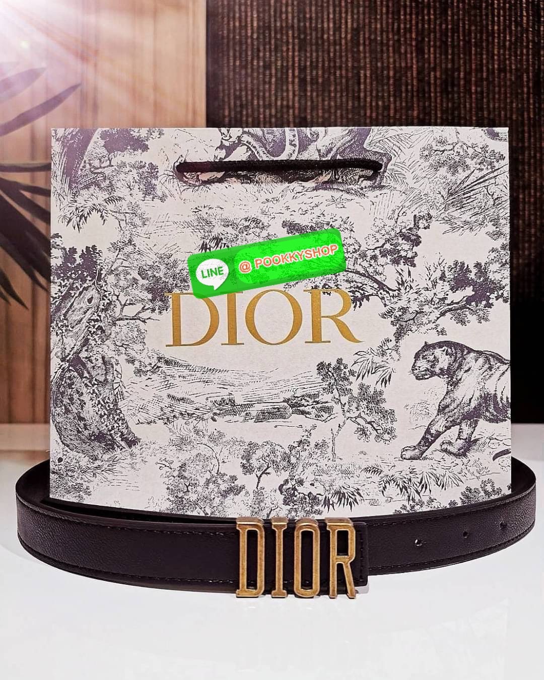 ✨Best Gifts ideas! กลับมาตามคำเรียกร้อง!✨ Dior Belts 3D Logo Gift With Purchase พรีเมี่ยมกิ๊ฟ Limited จาก Christian Dior Perfume Dutyfree Counter ดีไซน์สุดคลาสสิคหัวเข็มขัด Vintage วัสดุ 3D Gold Metal สายหนังแท้สีดำปรับระดับได้ Black & Gold