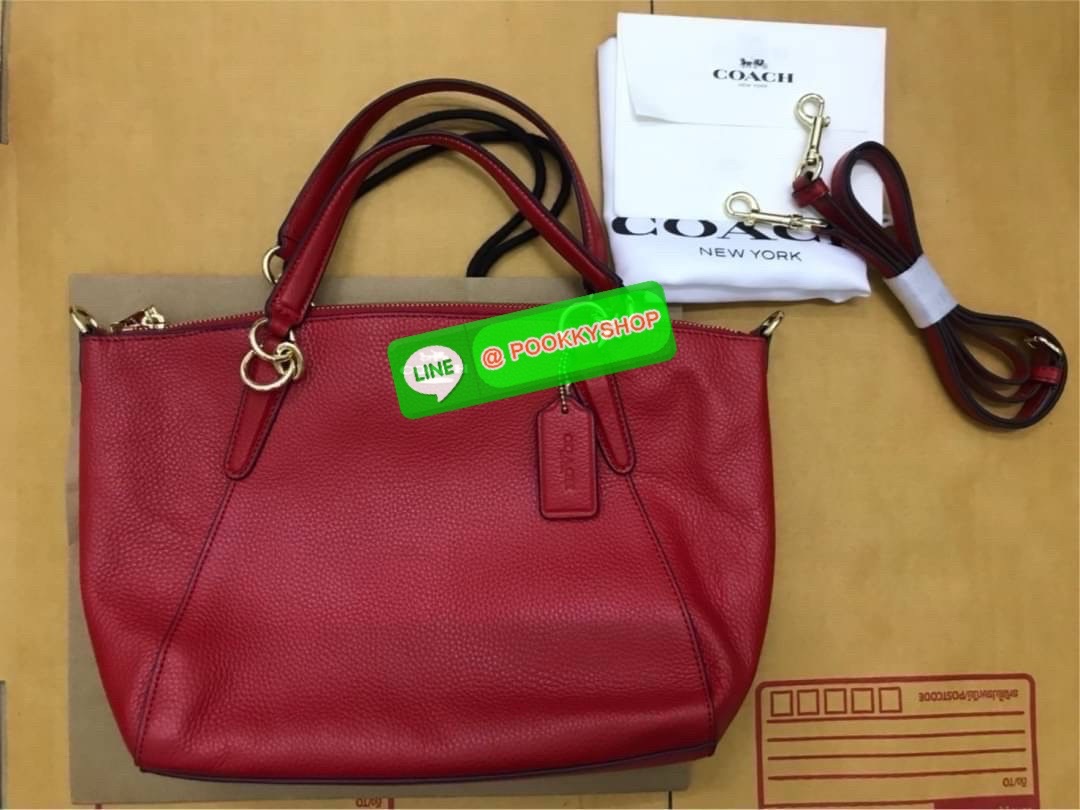 Coach F36675 Pebble Leather Satchel สีแดงหรูหรา | หนังแท้ | ทรงซิปบน | ใบใหญ่จุใจ❤️ สะดุดตาทุกมุมมองกับ Coach F36675 ใบใหญ่ทรงซิปบนที่ใช้งานได้ทุกวัน หนังแท้สัมผัสนุ่ม สีแดงหรูโดดเด่น ตัดกับฮาร์ดแวร์ทองอย่างลงตัว ใส่ของได้จุใจ ทั้งกระเป๋าสตางค์ มือ