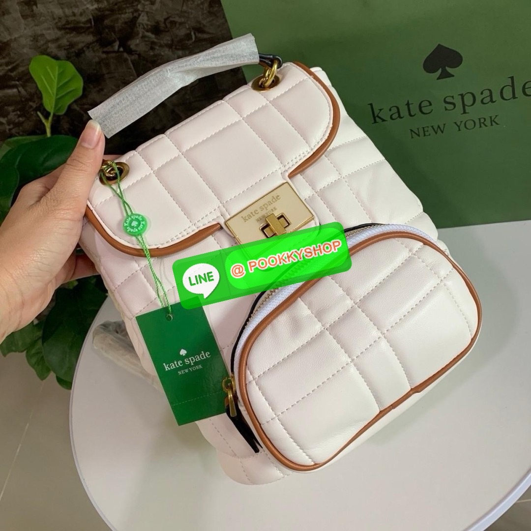 KATE SPADE NEW YORK Evelyn Small Quilted Leather Backpack กระเป๋าเป้สะพายหลังไซต์เล็กสุดคิ้ว หนังนิ่มสุดๆเย็บลวดลายตารางทั้งใบ ด้านหน้าตกแต่งต้วยชื่อแบรนด์ มีช่องเล็ก 1 ช่อง เปิด-ปิดกระเป๋าด้วยตัวล็อค ด้านในตัวกระเป๋าโล่งกว้าง จุของได้เยอะ และมีช่องซิปใส่