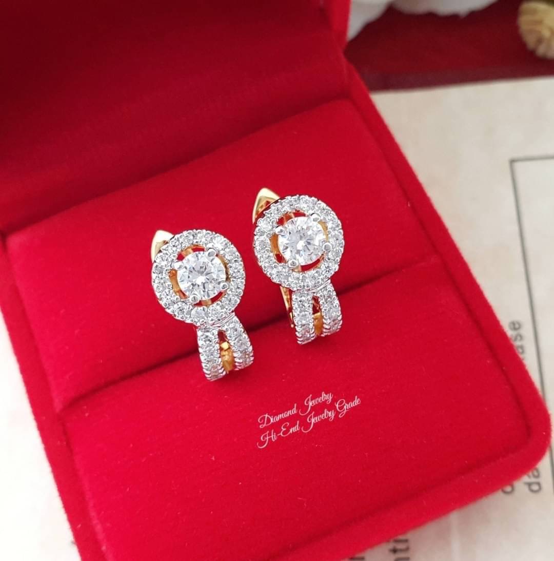 High-Quality !!! (( Jewelry Grade)) ต่างหูเพชรสวิส เพชรคัดเกรด เพชรสวย ใส เด้งไฟมากๆๆ สวยวิ้งมากกกกกค่ะ ที่สำคัญเป็นงานเกรดจิวเวลรี่ด้วยค่ะ งานฝังอย่างดีค่ะ ตัวเรือนชุบทองคำแท้ 5 ไมครอน สีทอง 24K เหมือนทองแท้ ไม่หลอกตาค่ะ ใส่ออกมาเหมือนของแท้มากที่สุดแล้ว