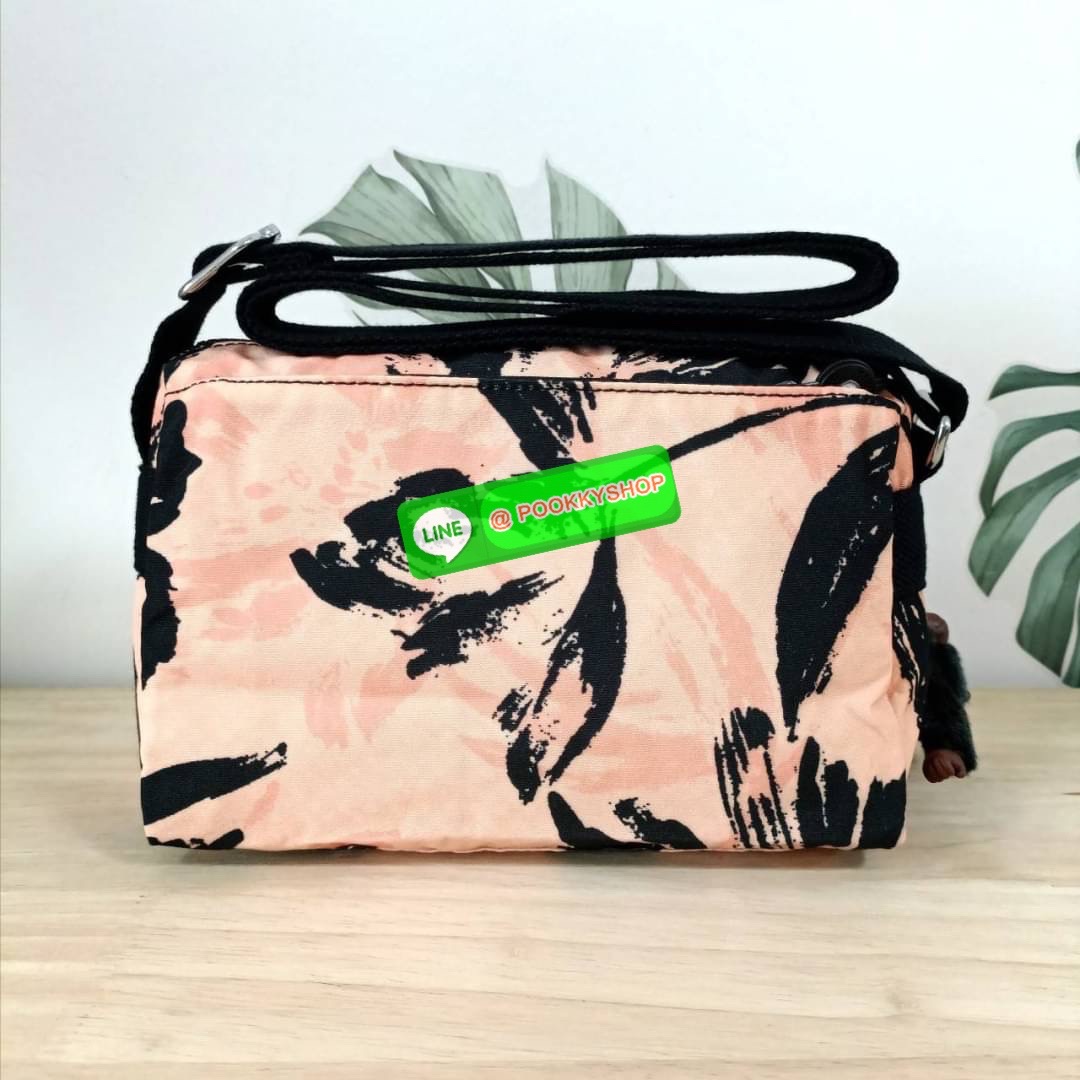 KIPLING Mini Crossbodybag กระเป๋าสะพายข้างขนาดกะทัดรัด ผลิตจากวัสดุ Nylon + ซับใน Polyester100% มีช่องใช้งานแยกย่อยมากถึง 4 ช่อง -ด้านหน้ามีช่องซิป 2 ช่อง -ช่องหลักโล่ง กว้าง จุของใช้ได้เยอะ -ด้านหลังมีช่องซิปอีก 1 ช่อง มาพร้อมพวงกุญเเจลิง สายสะพายยาวสมาร