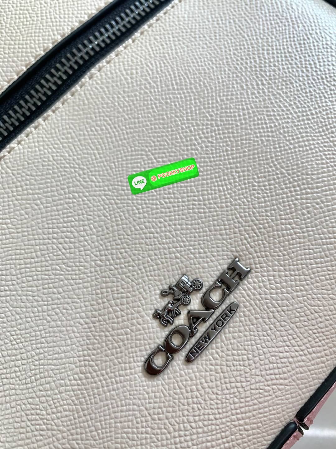 COACH JORDYN BACKPACK ((C2732//76623)) 🌹🌹ไม่มียังไงไหว ต้องบอกว่าน้องสวยมากๆค่า! กระเป๋าสะพายหลังแบบมีหูหิ้ว หนังแแท้ ลายหนังสวยน่าใช้มากค่ะ ด้านหน้ามีช่องซิปใส่มือถือหรือของจุกจิกลงไปได้ค่ะ เปิด-ปิดกระเป๋าแบบซิปคู่ห้อยหนัง ภายในกว้างใส่สั