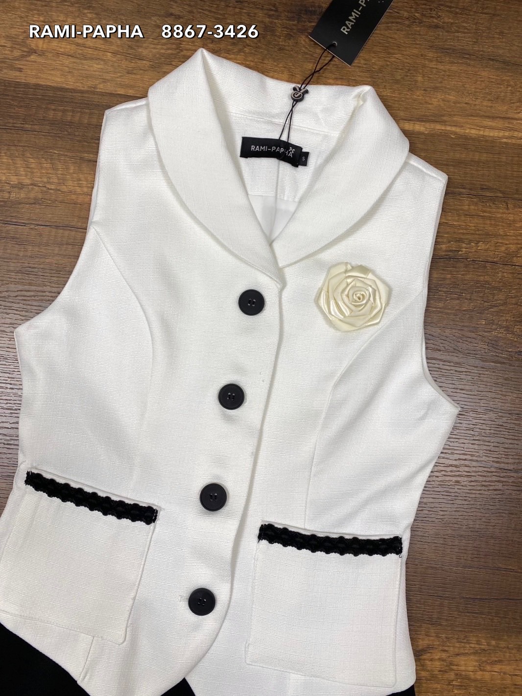 ชุดเซทแฟชั่น ชุดเซต3ชิ้น คุ้มมาก!! เสื้อคอปกสีขาวเนื้อผ้านุ่มอย่างดีมีเทคเจอร์