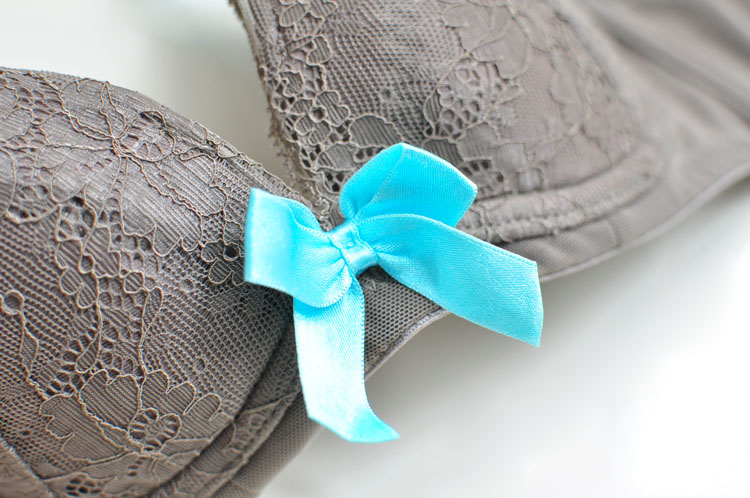 ชุดชั้นใน บราลูกไม้ เกรดพรีเมี่ยมส่งยุโรป สีเนื้อ แต่งลูกไม้ แต่งสายสีฟ้า ลูกไม้เกรดAAA เก็บทรงสวยมากๆคะ Size B80/B85